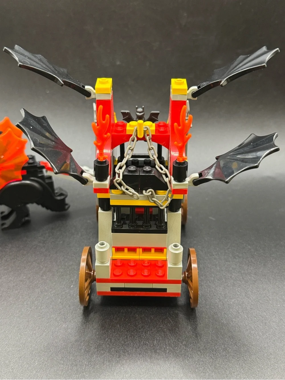 VTG LEGO Castle Fright Knights Traitor Transport set (6047) 2 Mini-Figures As Is